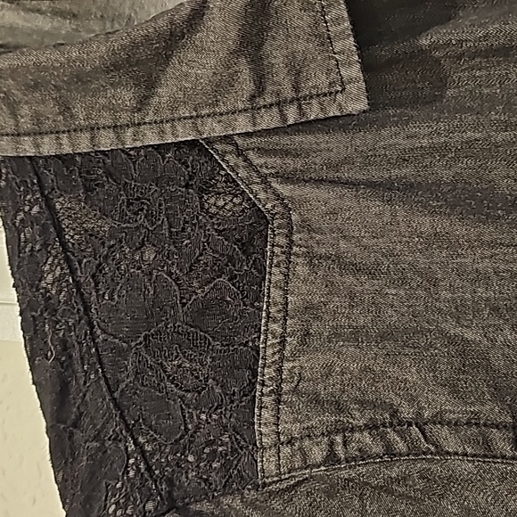 Black chambray and lace snap button victory shirt - Picture 2 of 8